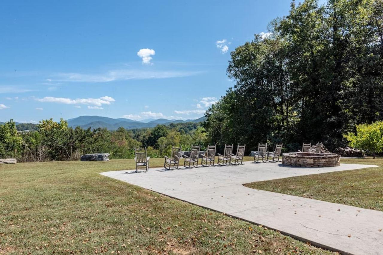Modern Cades Cove Condo W Community Pool Townsend Exterior photo